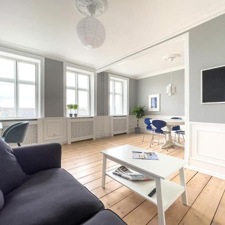 Stylish Classic Danish Design Apartment Copenhagen Exterior photo