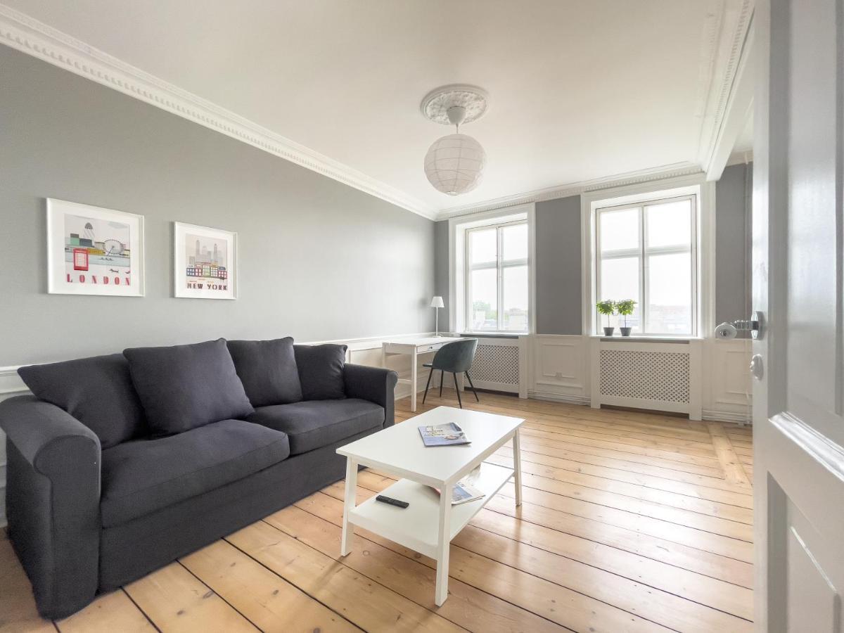 Stylish Classic Danish Design Apartment Copenhagen Exterior photo