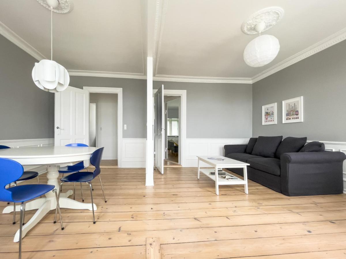 Stylish Classic Danish Design Apartment Copenhagen Exterior photo