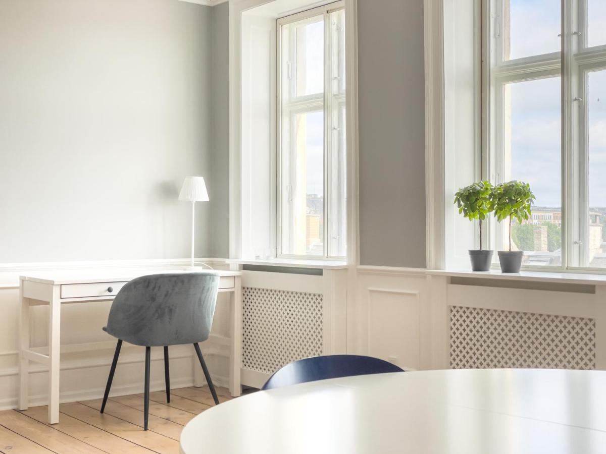 Stylish Classic Danish Design Apartment Copenhagen Exterior photo